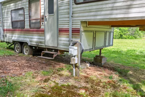 1866 Buffalo Mountain Rd SW, Willis, VA 24380 photo 11