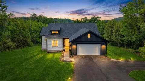 5405 Crescent Blvd, Roanoke, VA 24018
