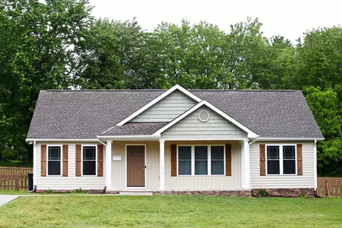212 Princeton Cir NE, Roanoke, VA 24012