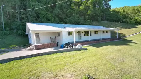 415 Stockpen Mountain Rd, Narrows, VA 24124