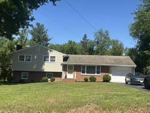 7008 Goff Rd, Roanoke, VA 24019
