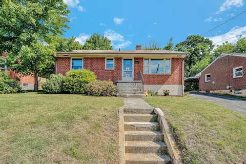 5225 Morwanda St NW, Roanoke, VA 24017