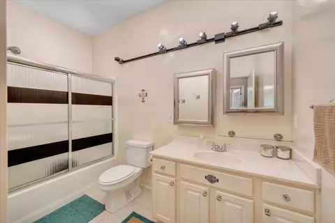 Bath - 1236 Longview Rd, Roanoke, VA 24018 photo 5 of 6
