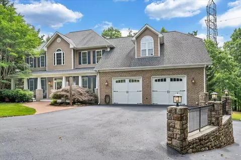 1236 Longview Rd, Roanoke, VA 24018