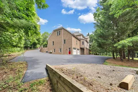 Exterior - 1236 Longview Rd, Roanoke, VA 24018 photo 13 of 15