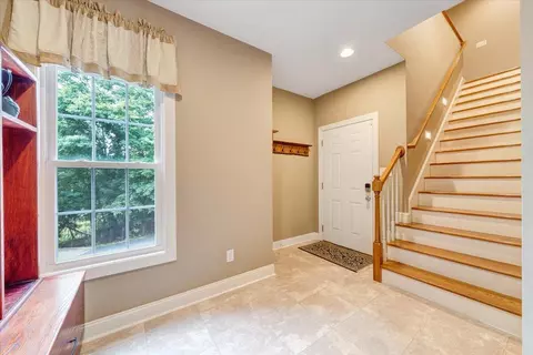 Entry Way - 1236 Longview Rd, Roanoke, VA 24018 photo 2 of 3