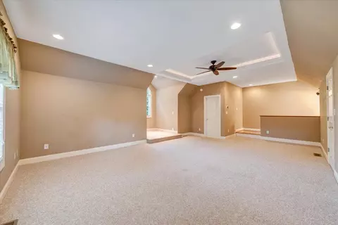 Living - 1236 Longview Rd, Roanoke, VA 24018 photo 1 of 2