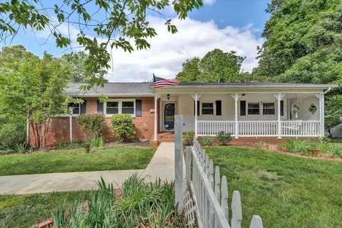 63 Dogwood Ln, Troutville, VA 24175