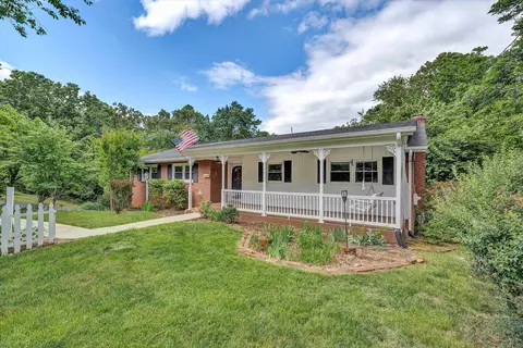 63 Dogwood Ln, Troutville, VA 24175