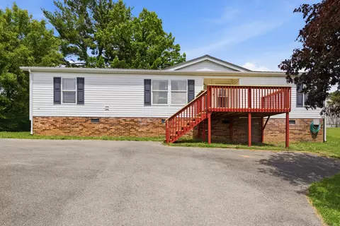 670 Liberty St, Christiansburg, VA 24073