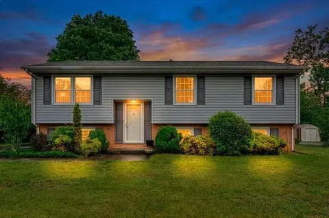 3722 Meadowlark Rd, Roanoke, VA 24018