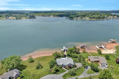 View/Area - 155 Shoreline Cir, Penhook, VA 24137 photo 6 of 7
