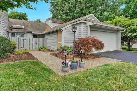2533 S Clearing Rd, Salem, VA 24153