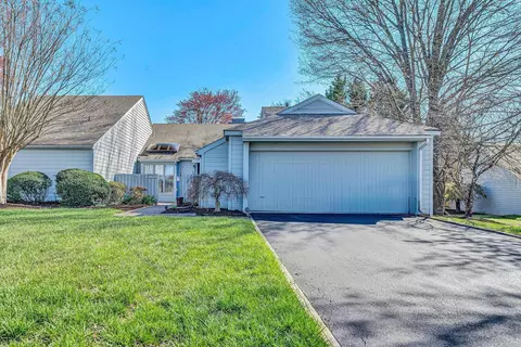 2533 S Clearing Rd, Salem, VA 24153