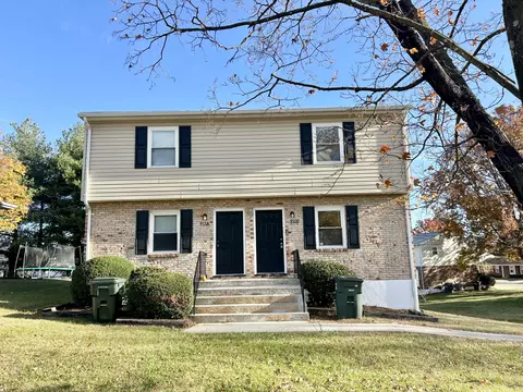 913 Page St #A AND B, Salem, VA 24153