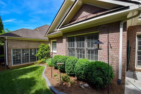 Exterior - 3348 Somercroft Ct SW, Roanoke, VA 24014 photo 9 of 9