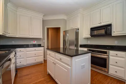 Kitchen - 3348 Somercroft Ct SW, Roanoke, VA 24014 photo 1 of 3