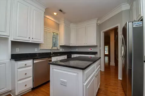 Kitchen - 3348 Somercroft Ct SW, Roanoke, VA 24014 photo 2 of 3