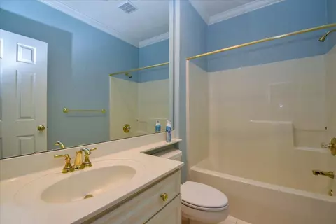 Bath - 3348 Somercroft Ct SW, Roanoke, VA 24014 photo 2 of 2