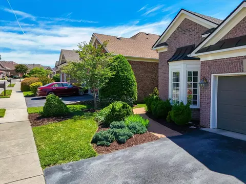 Exterior - 3348 Somercroft Ct SW, Roanoke, VA 24014 photo 3 of 9