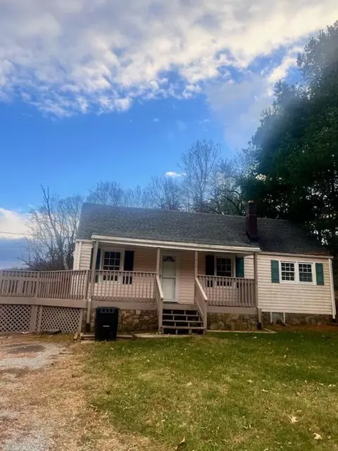 7030 Mount Chestnut Rd, Roanoke, VA 24018