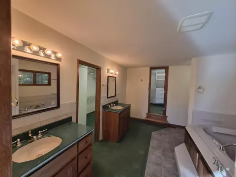 Bath - 189 Hardy Ct, Penhook, VA 24137 photo 2 of 5