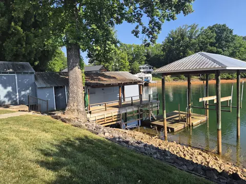 Exterior - 189 Hardy Ct, Penhook, VA 24137 photo 5 of 7