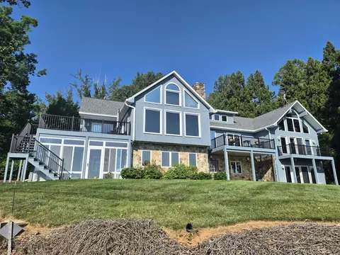 Exterior - 189 Hardy Ct, Penhook, VA 24137 photo 6 of 7