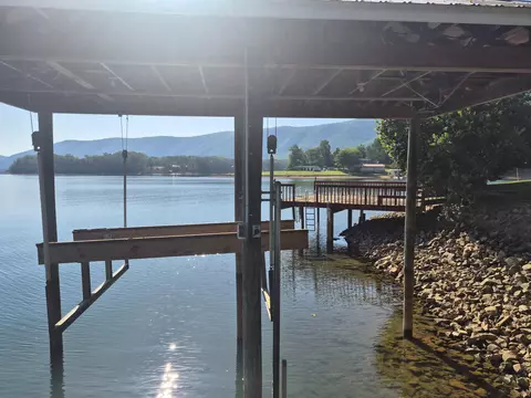 View/Area - 189 Hardy Ct, Penhook, VA 24137 photo 2 of 5