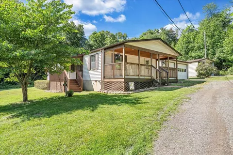 109 Meador Ln, Roanoke, VA 24012