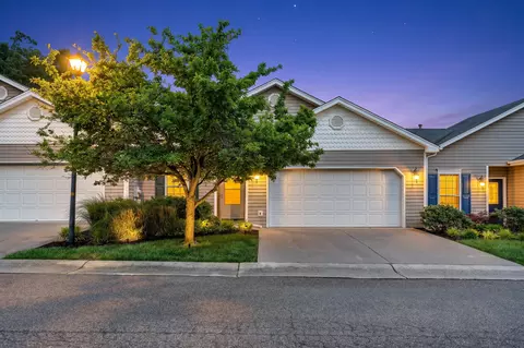 5025 Country Cottage Ln, Roanoke, VA 24018