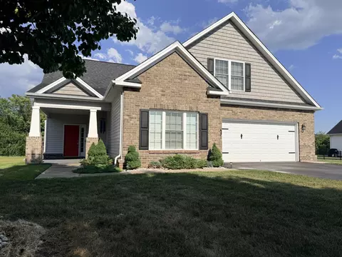 635 Spring Grove Dr, Vinton, VA 24179