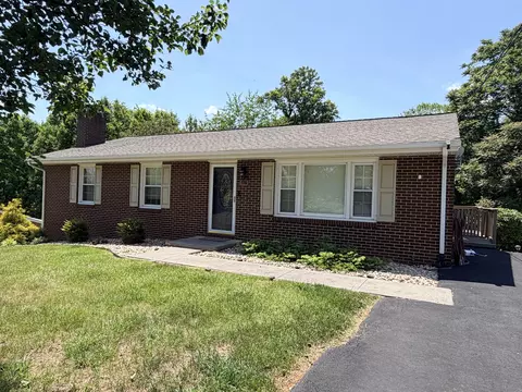 116 Old Brook Rd, Vinton, VA 24179
