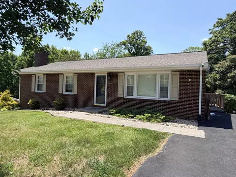 116 Old Brook Rd, Vinton, VA 24179