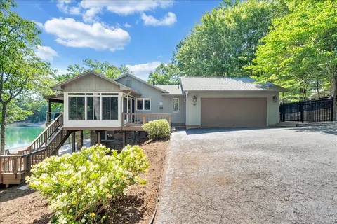 123 Tradewind Ter, Huddleston, VA 24104