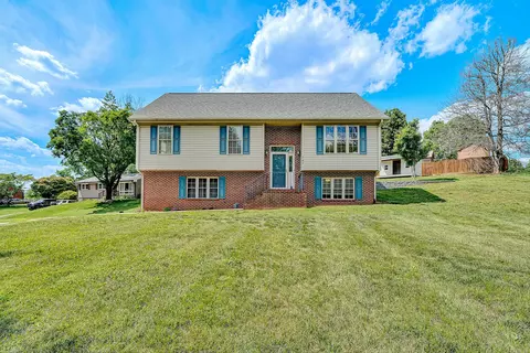 742 Pitt Ave, Vinton, VA 24179