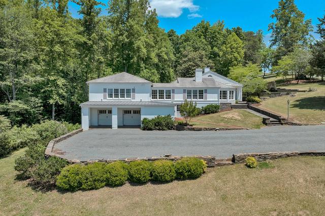 260 Peaceful Valley Ln, Rocky Mount, VA 24151
