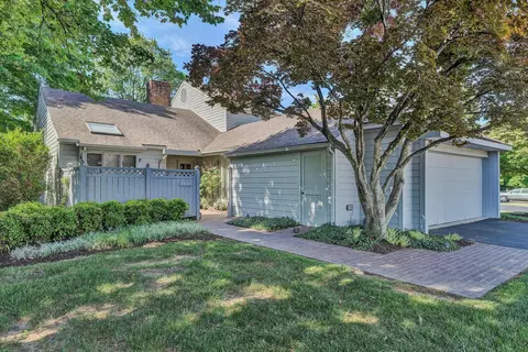 2545 S Clearing Rd, Salem, VA 24153