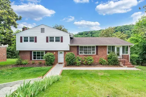 5920 Brahma Rd, Roanoke, VA 24018