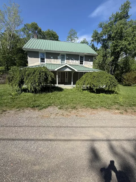 101 Iron Ore Ln, Clifton Forge, VA 24422