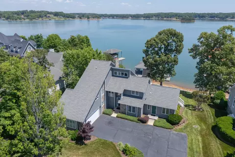 226 Pine Bay Dr, Union Hall, VA 24176