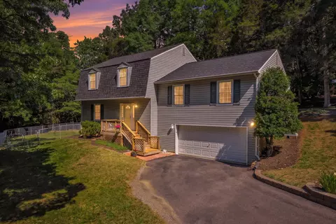 44 Shady Ln, Troutville, VA 24175