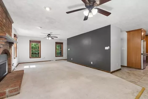 Living - 431 Langdon Rd, Evington, VA 24550 photo 2 of 4