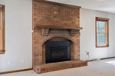 Living - 431 Langdon Rd, Evington, VA 24550 photo 3 of 4