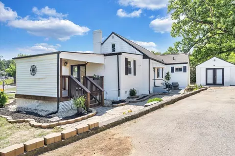 Exterior - 3116 Spring Rd SW, Roanoke, VA 24015 photo 7 of 10