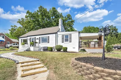 Exterior - 3116 Spring Rd SW, Roanoke, VA 24015 photo 2 of 10