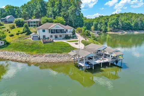2245 Thomason Ln, Goodview, VA 24095