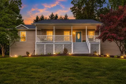 677 Deerfield Rd, Troutville, VA 24175