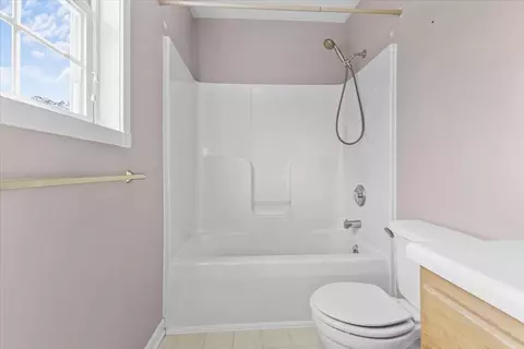 Bath - 4110 Flatwoods Rd, Elliston, VA 24087 photo 3 of 4