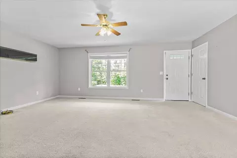 Living - 4110 Flatwoods Rd, Elliston, VA 24087 photo 3 of 3
